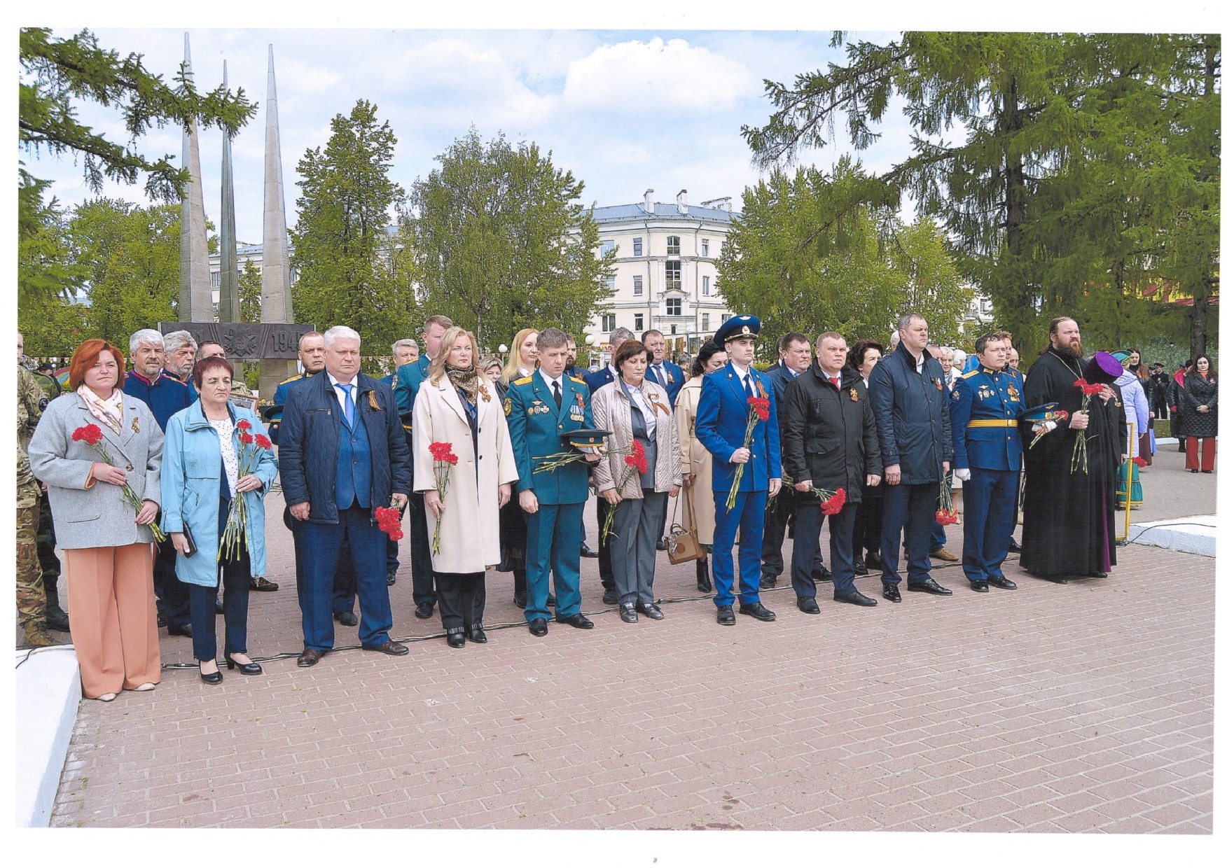 Минута молчания на торжественной церемонии на пл. Победы 09.05.2025 фото Ю.С.Клементьева